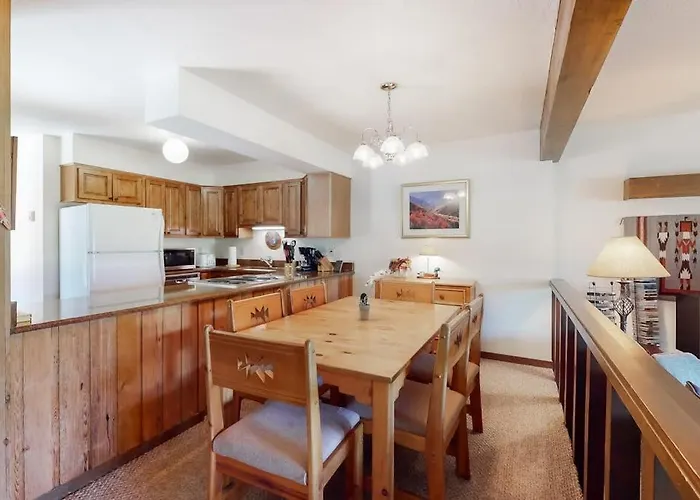 Glacier C Apartment