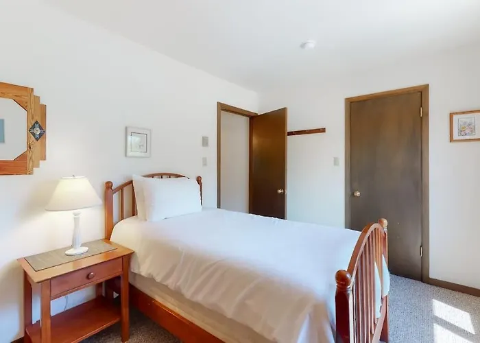 Glacier C Apartment